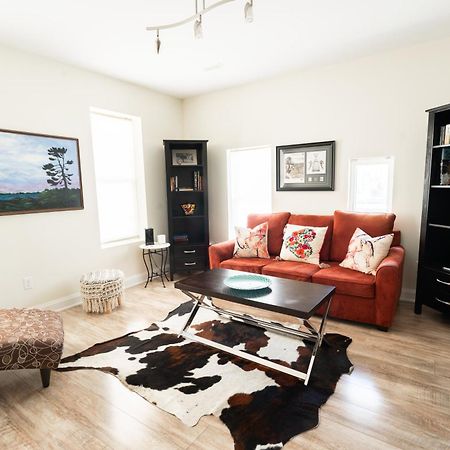 Spacious 3 Bedroom Apartment In Heart Of Niagara Thorold Exterior foto