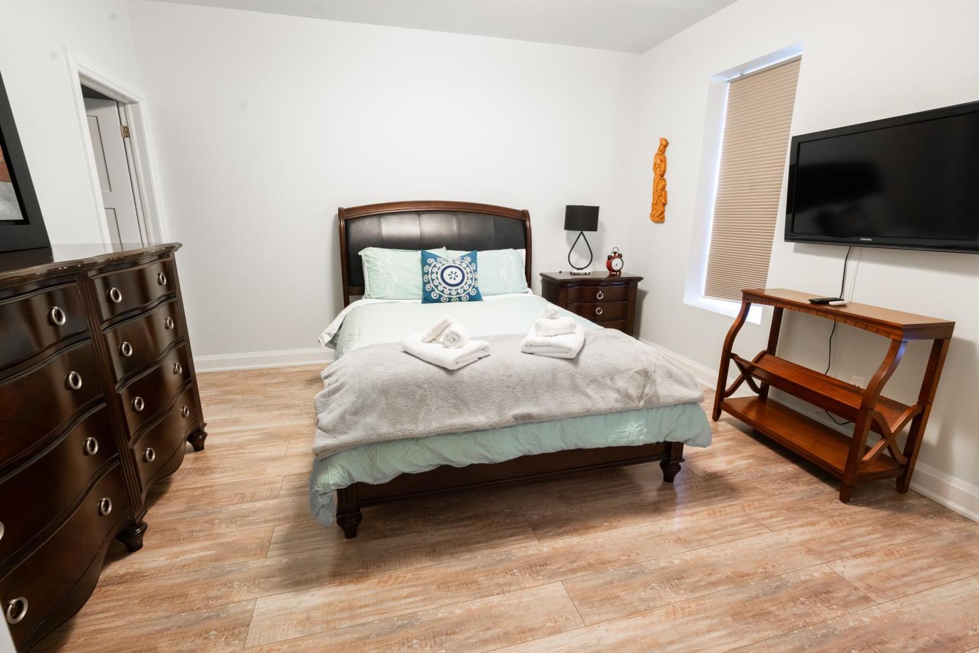 Spacious 3 Bedroom Apartment In Heart Of Niagara Thorold Exterior foto