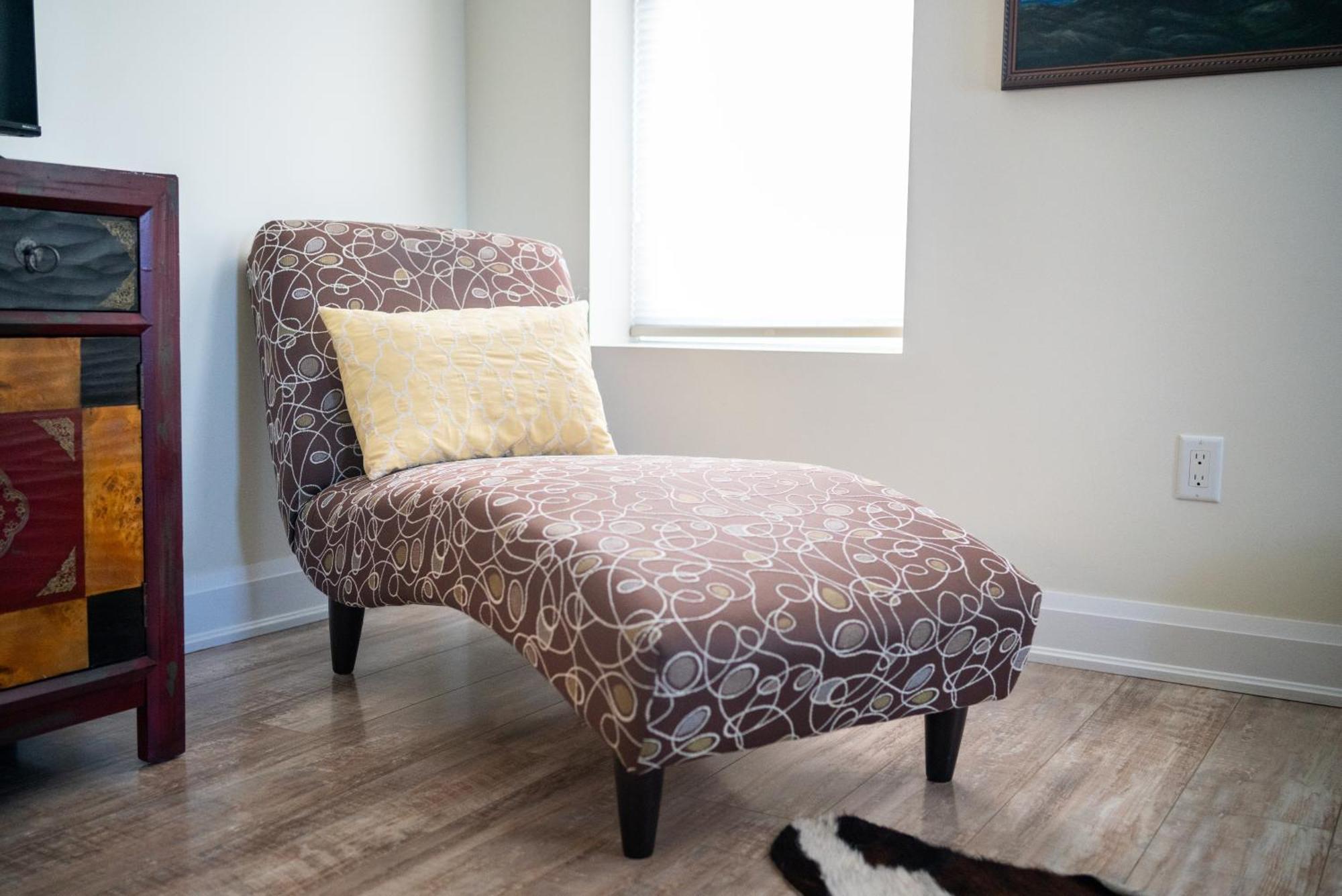 Spacious 3 Bedroom Apartment In Heart Of Niagara Thorold Exterior foto