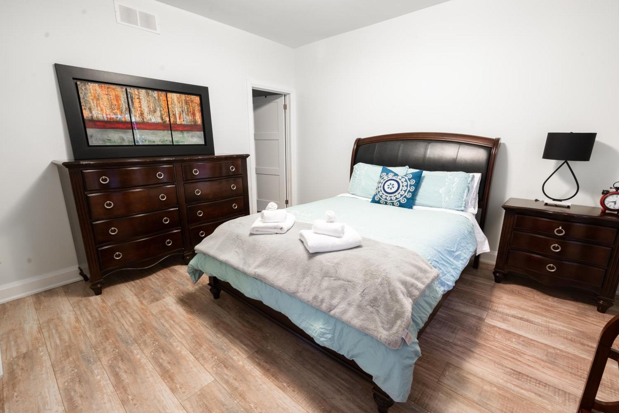 Spacious 3 Bedroom Apartment In Heart Of Niagara Thorold Exterior foto